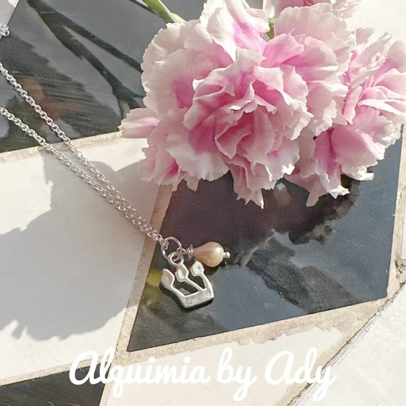 Silver statement 925 stamped dainty freshwater pearl chi charm necklace - Picture 2 of 6